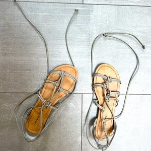 Gladiator lace up sandals in neutral grey tone! Size 8 - so versatile!